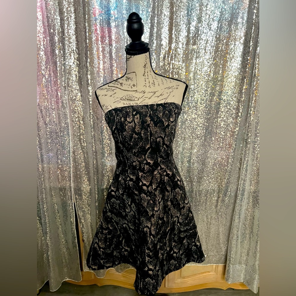 Express Fit Flare Limed Strapless Dress Snakeskin Print Black Gold Metallic Sx 4